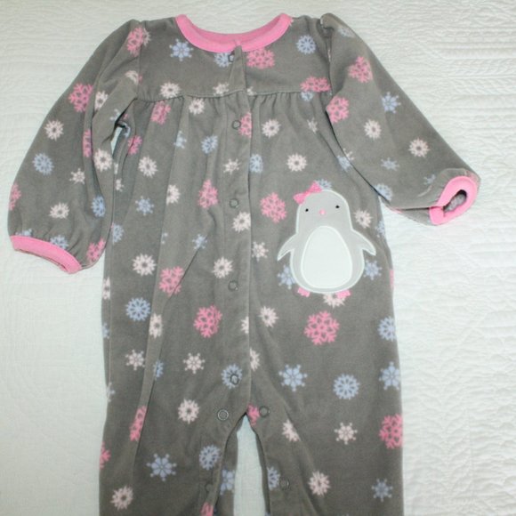 5/$20 Baby girl fleece sleeper 12 months - Picture 10 of 15